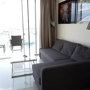 https://first-line-duplex-puerto-banus-sleeps-8-people.1costadelsol.com